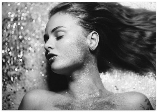 Serene Glitter Dream