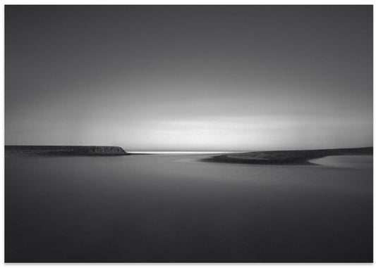 Serene Ocean Horizon